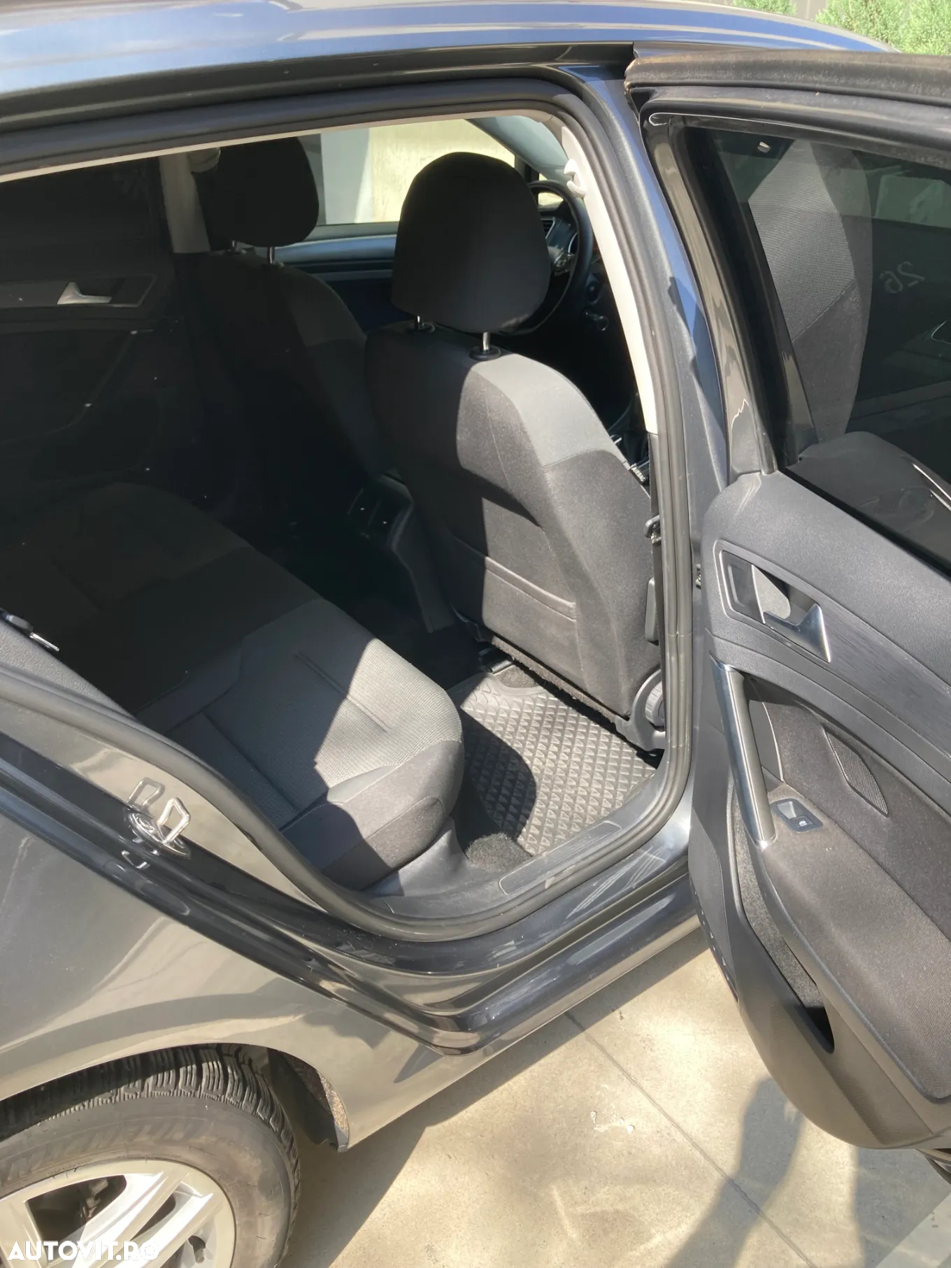 Volkswagen Golf - 31