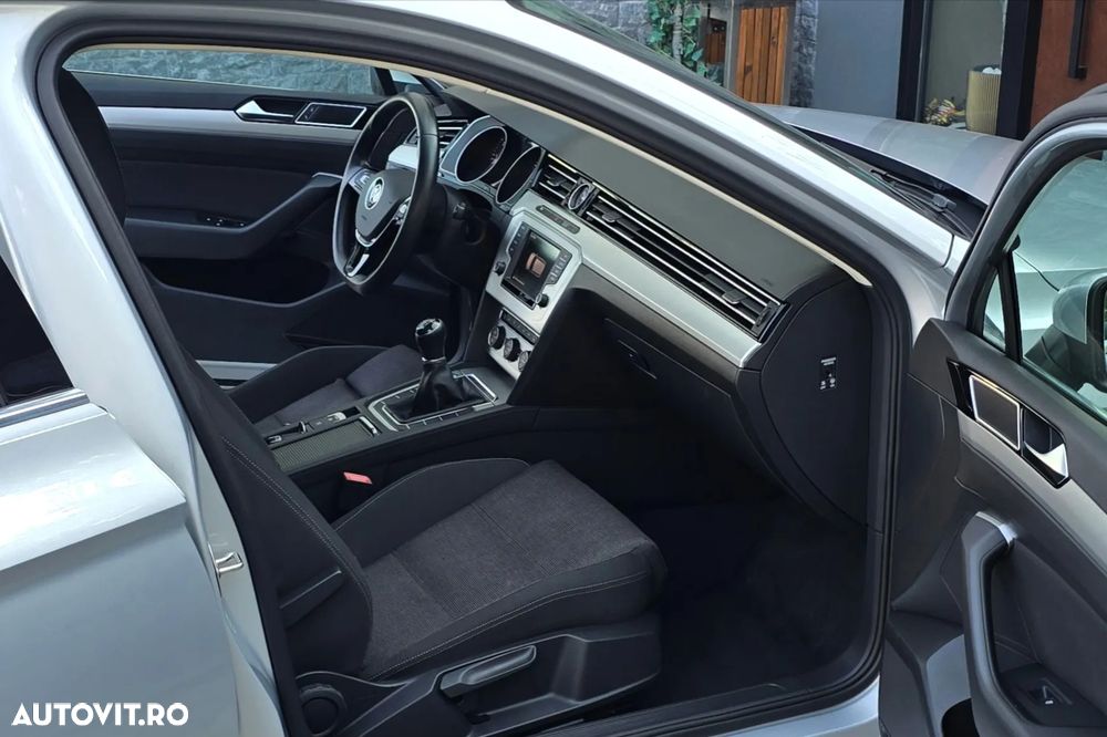 Volkswagen Passat 2.0 TDI Comfortline - 8