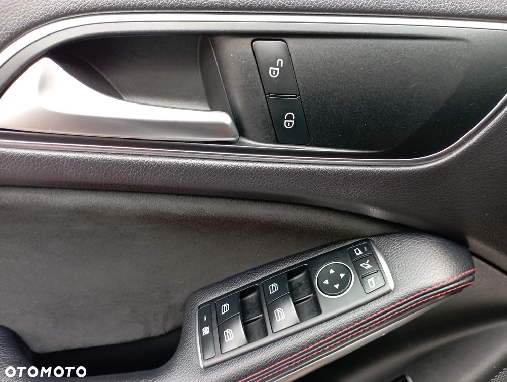 Mercedes-Benz GLA 220 4-Matic AMG Line - 29