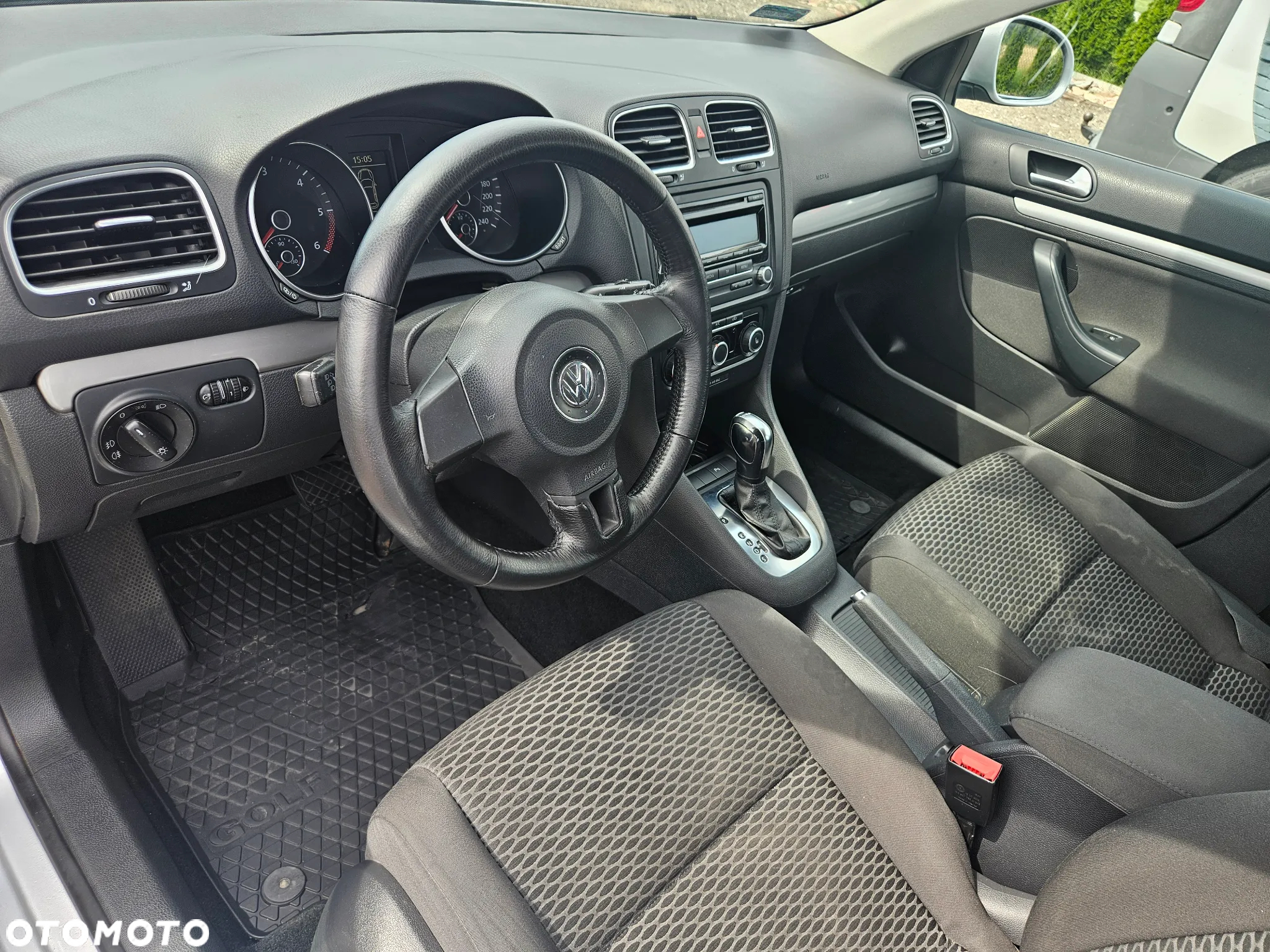 Volkswagen Golf VI 1.6 TDI Trendline DSG - 9