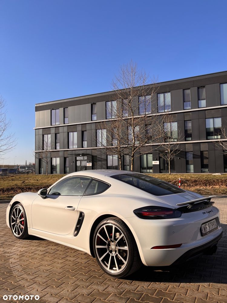 Porsche 718 Cayman - 13