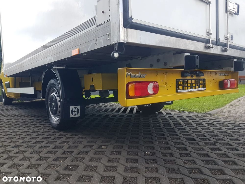 Renault MASTER KONTENER 8EP 4,22x2,23x2,22 KLIMA MANUAL KRAJOWY 6-BIEGÓW - 25