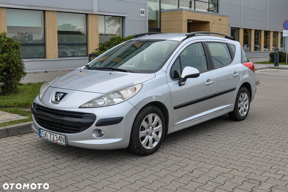 Peugeot 207 - 1
