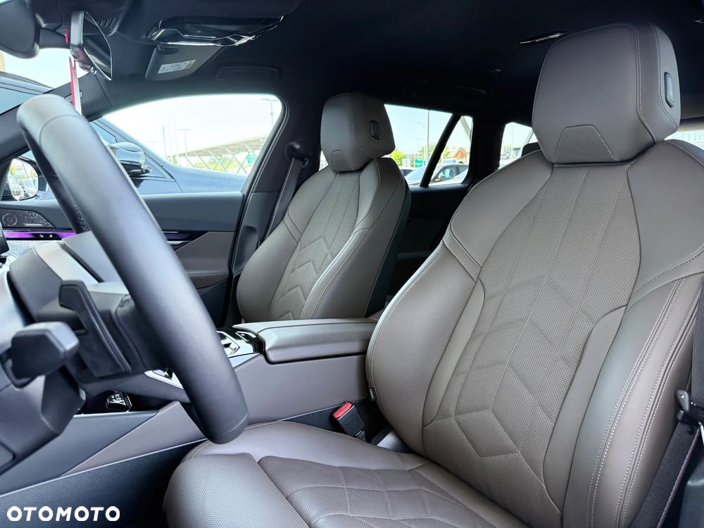 BMW Seria 5 540d xDrive - 28