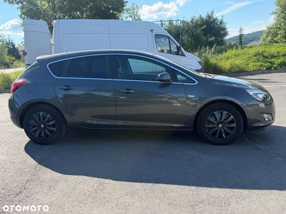 Opel Astra 1.4 Turbo Cosmo - 11