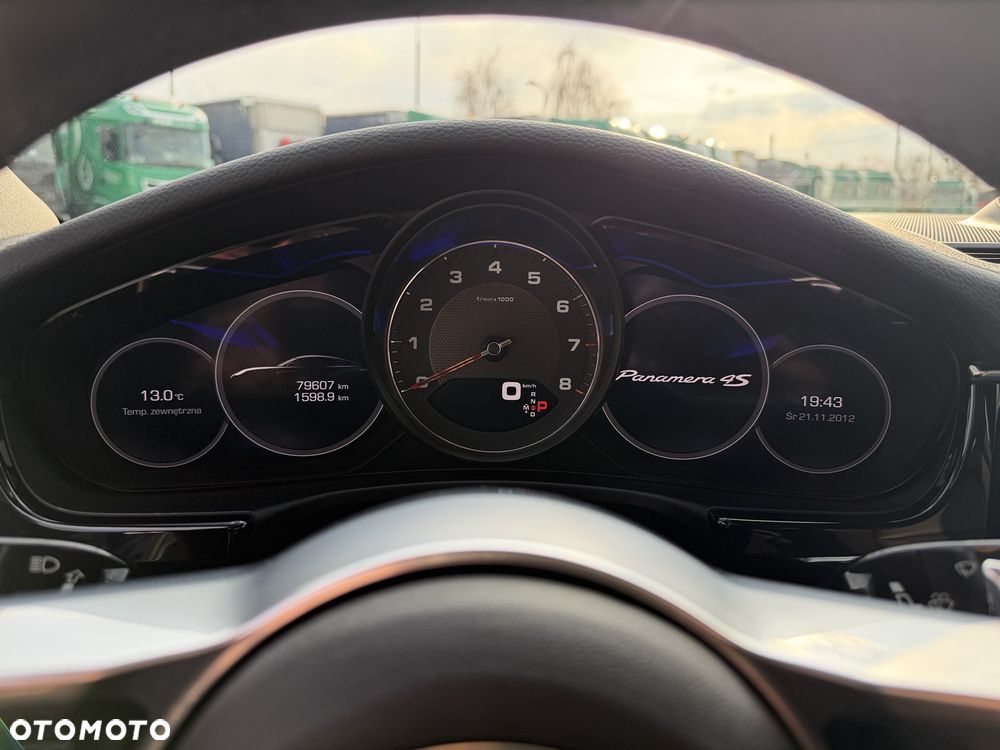 Porsche Panamera - 13