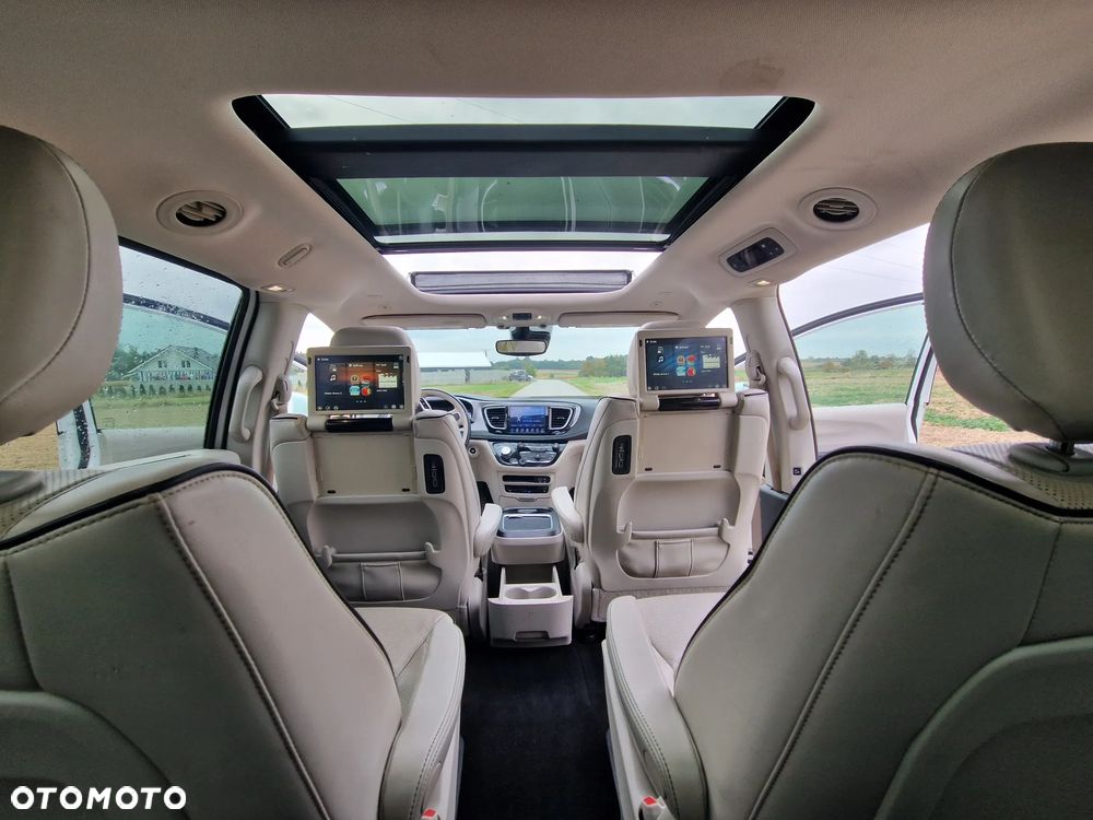 Chrysler Pacifica - 24