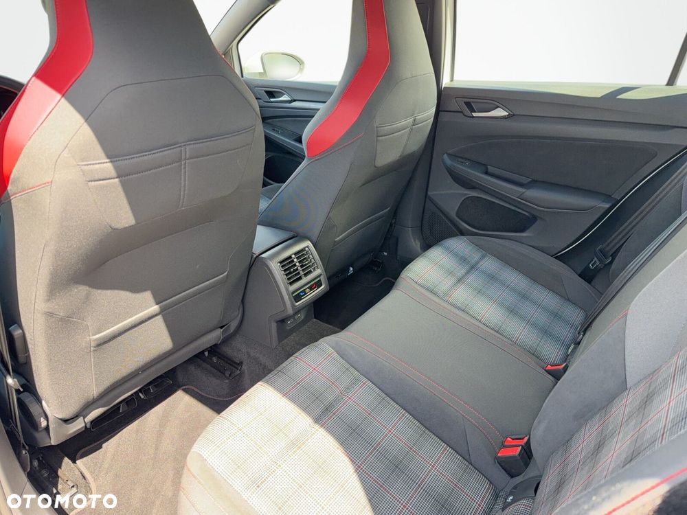Volkswagen Golf - 13