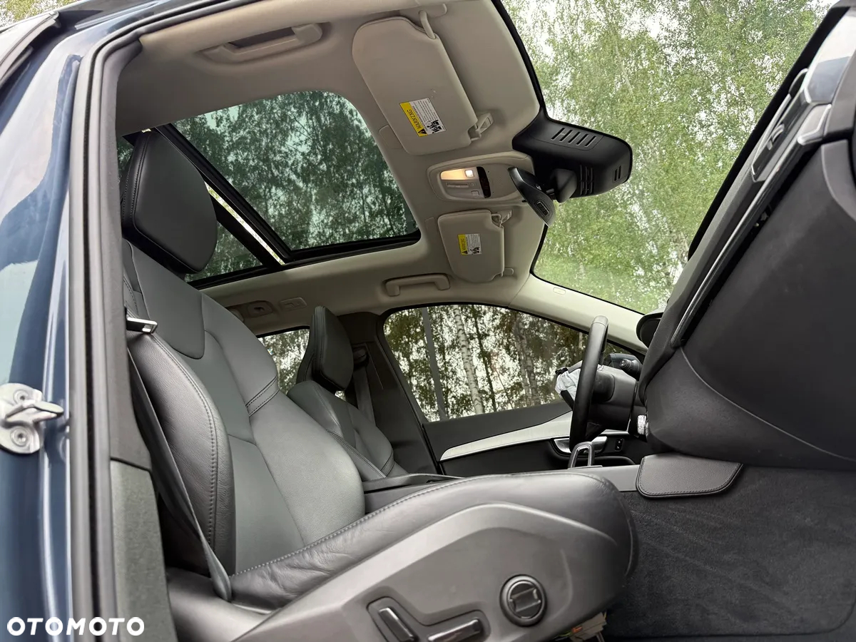 Volvo XC 90 - 22