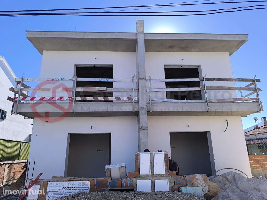 Moradia Geminada T3 com Pérgula - Grande imagem: 2/31