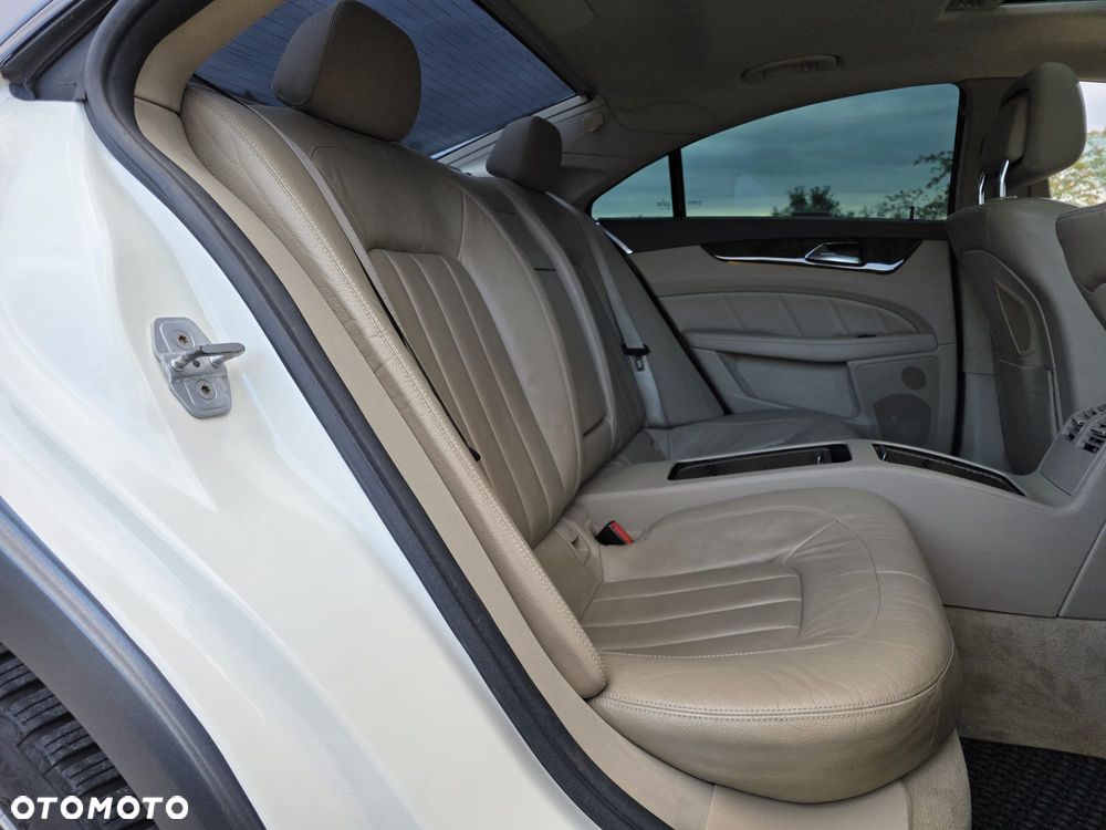 Mercedes-Benz CLS 500 4-Matic BlueEff - 10