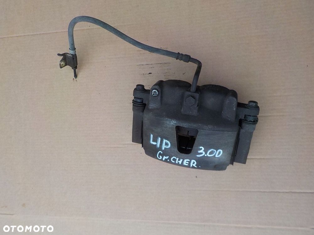 zacisk lewy przód jeep grand cherokee III WH WK 3,0 crd 2007r 4x4 - 1