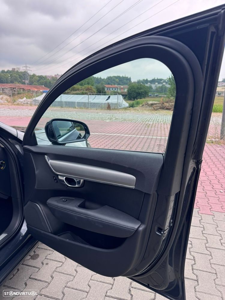 Volvo V90 2.0 D4 Momentum Geartronic - 34