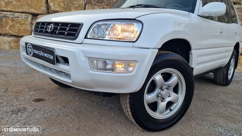 Toyota RAV4 - 10