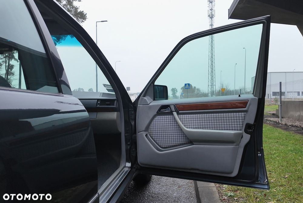 Mercedes-Benz Klasa E - 16