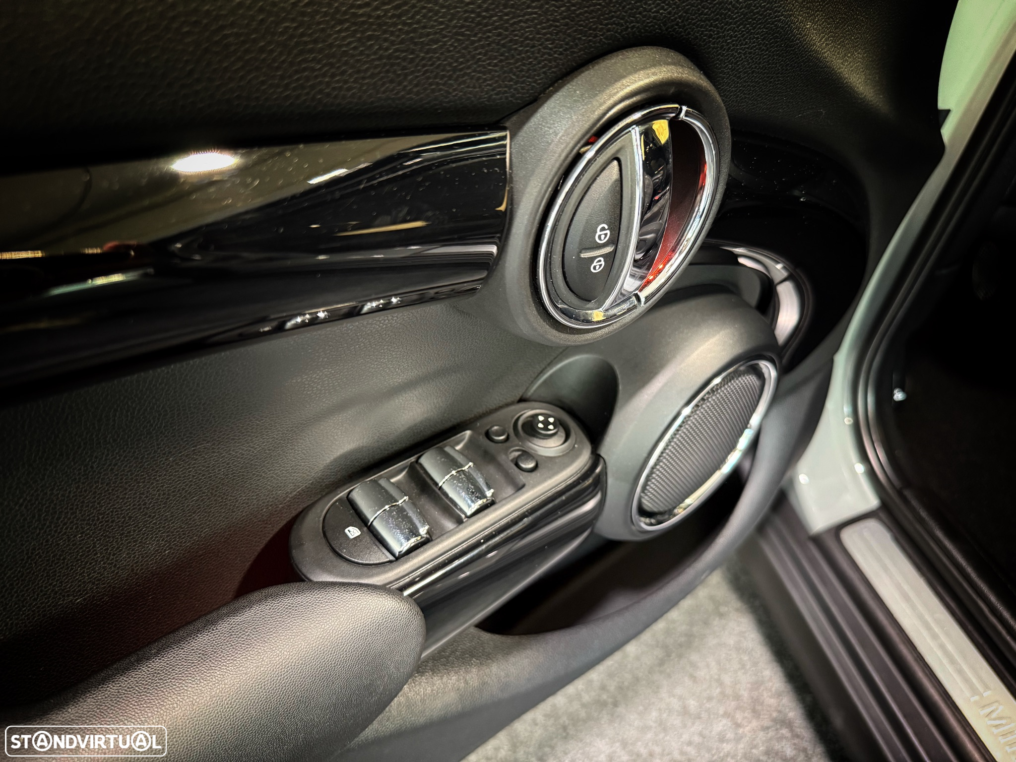 MINI 5 Portas Cooper D - 17