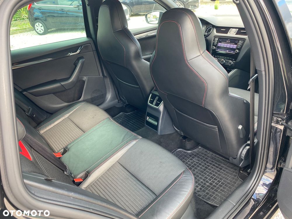 Skoda Octavia 2.0 TDI DSG RS - 28