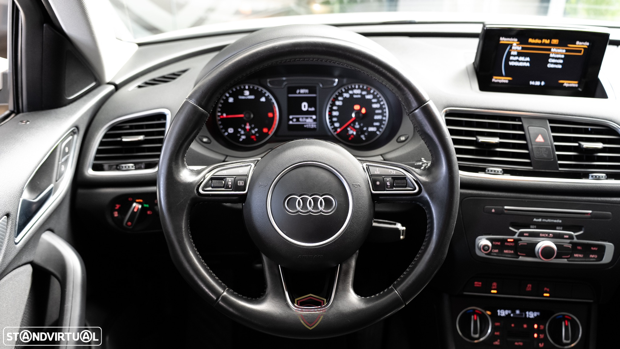 Audi Q3 2.0 TDI Design - 16