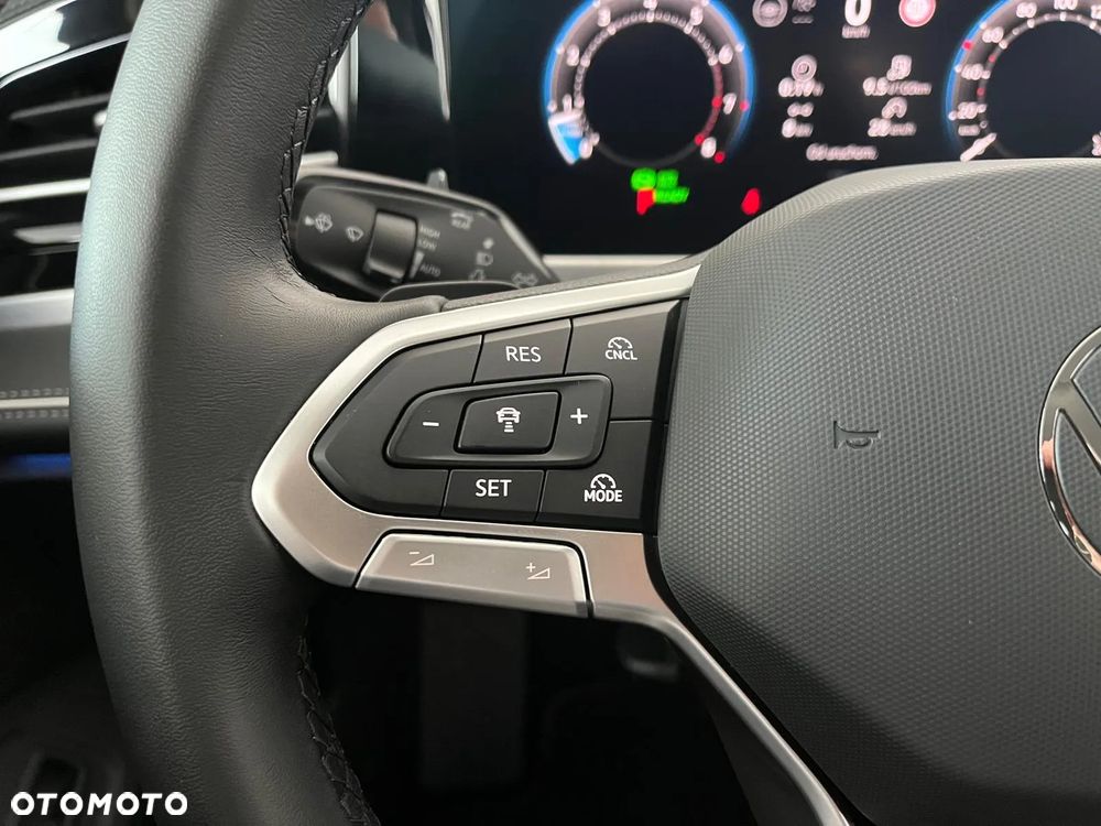 Volkswagen Passat 1.5 TSI EVO Elegance DSG - 24