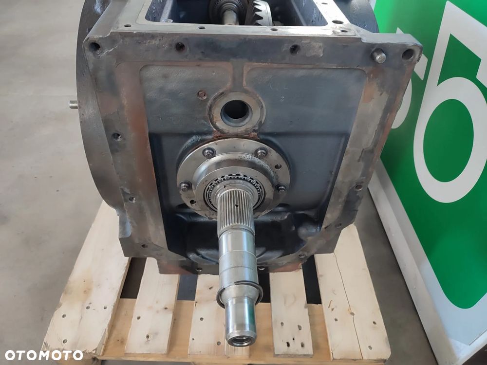 Dyferencjał tylny 224852A5 CASE MX 270 MAGNUM - 5