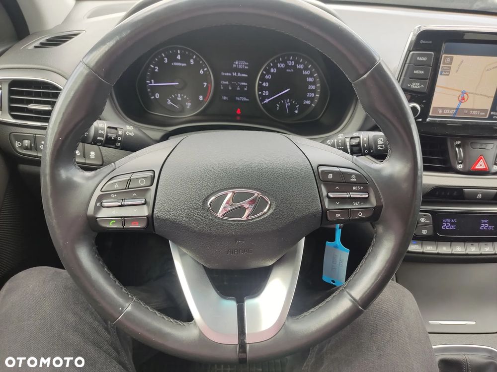 Hyundai i30 blue Kombi 1.4 Style - 11