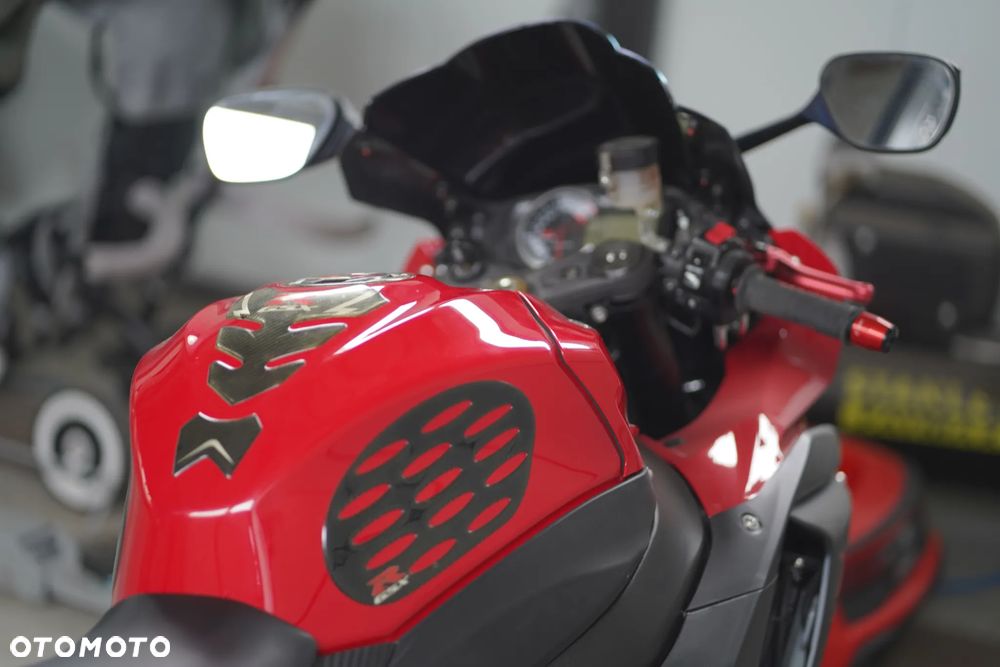 Suzuki GSX-R - 15