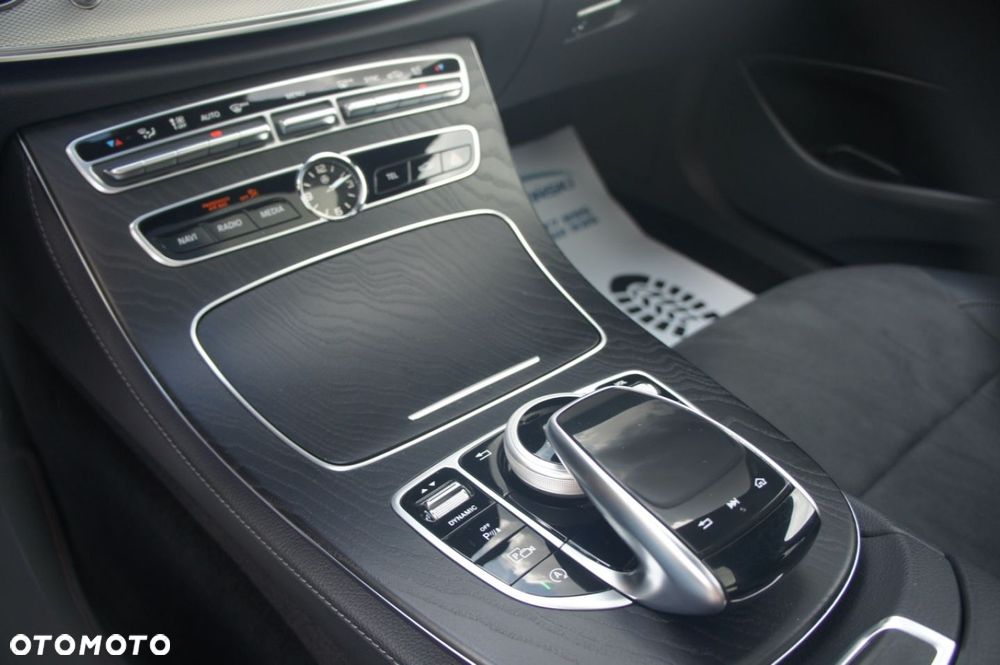 Mercedes-Benz Klasa E - 27