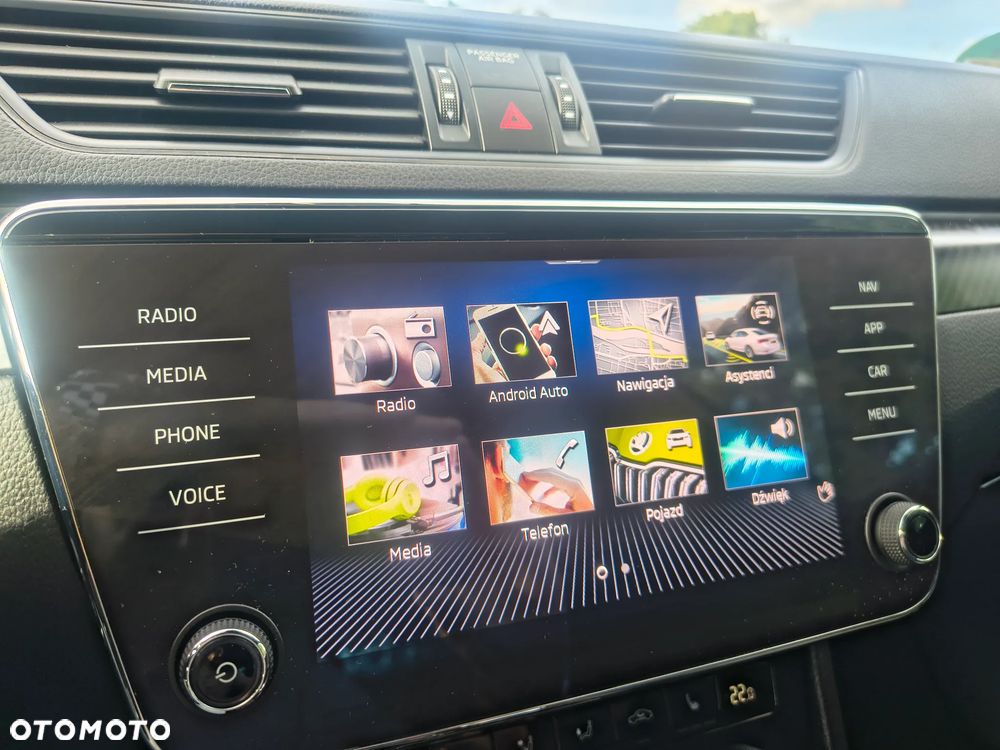 Skoda Superb 2.0 TDI DSG Sportline - 32