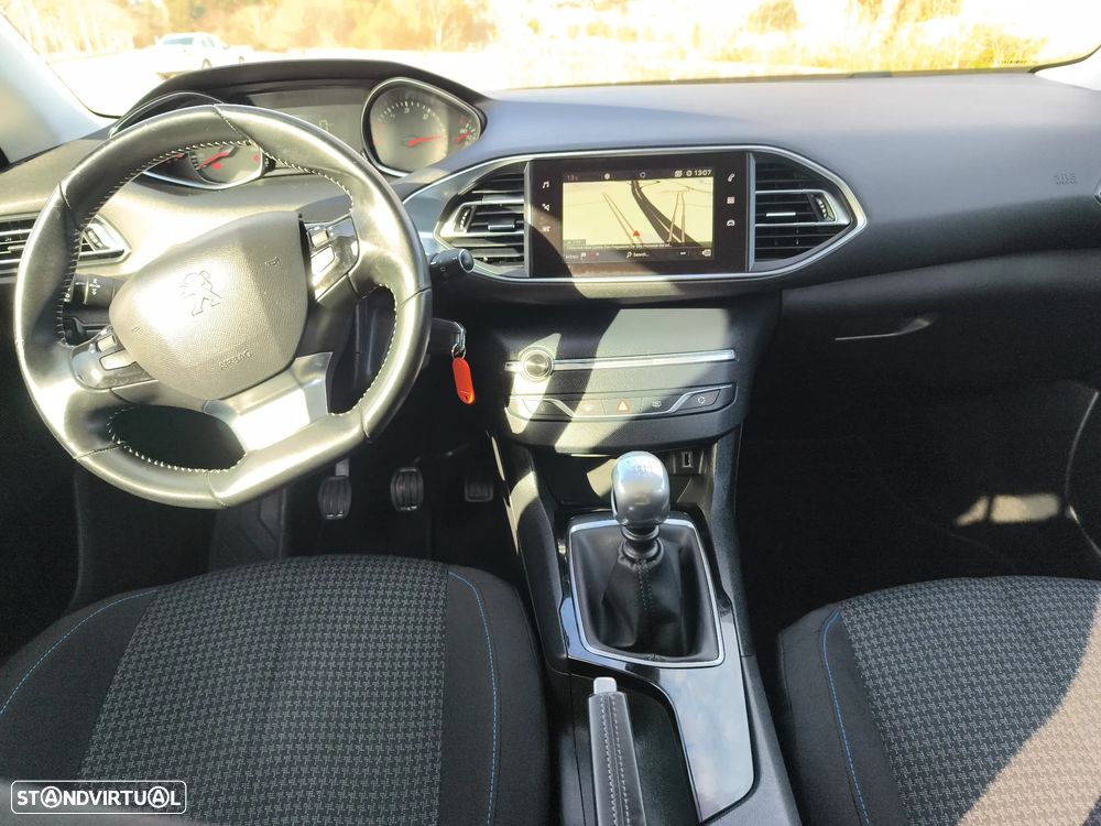 Peugeot 308 1.5 BlueHDi Style J17 - 18