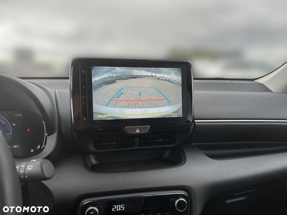 Toyota Yaris Hybrid 1.5 Style - 16