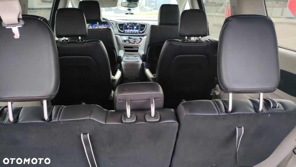 Chrysler Pacifica - 26