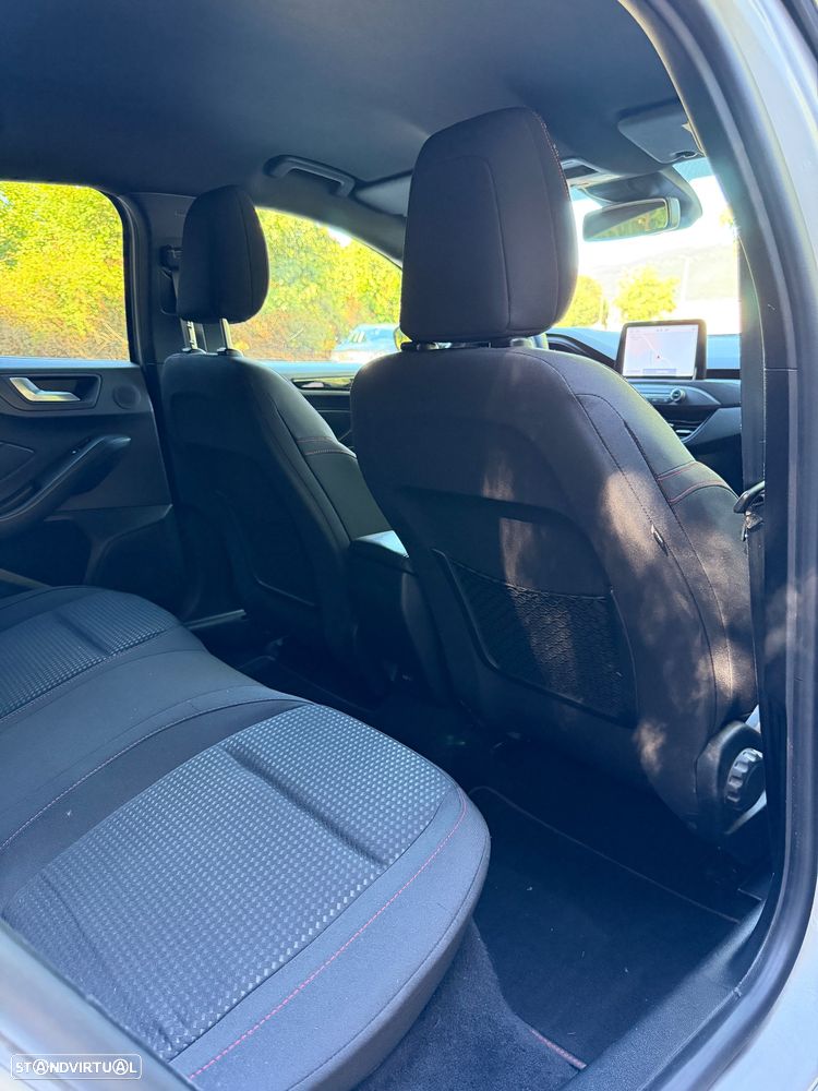Ford Focus SW 1.0 EcoBoost Hybrid ST-LINE X — fotografia 22