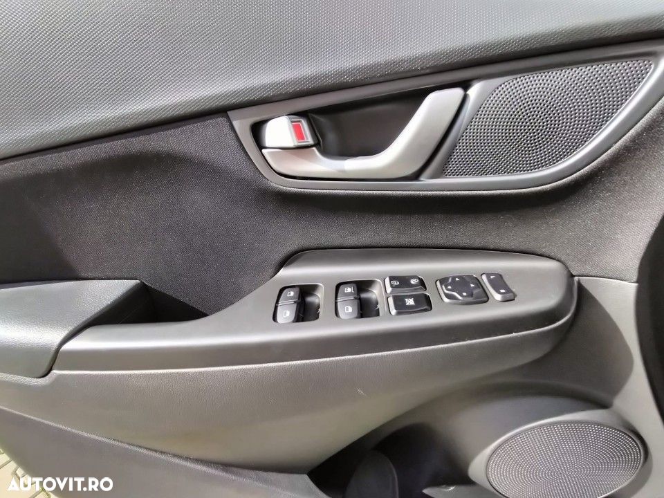 Hyundai KONA - 21