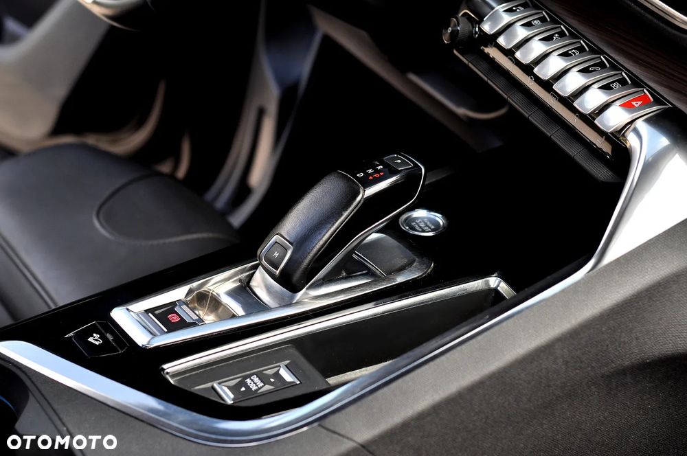 Peugeot 5008 PureTech 180 EAT8 Stop & Start GT - 21