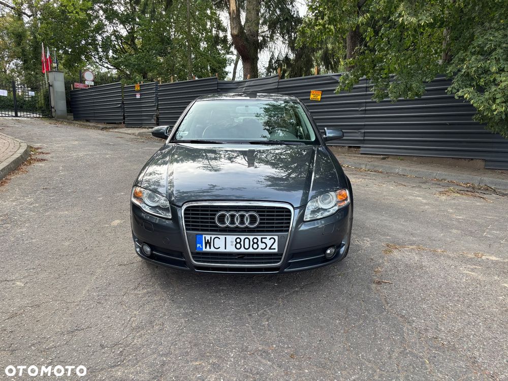 Audi A4 Limousine - 10