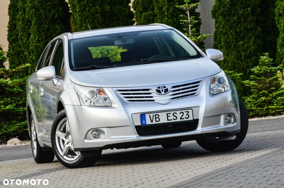 Toyota Avensis 1.8 Comfort - 19