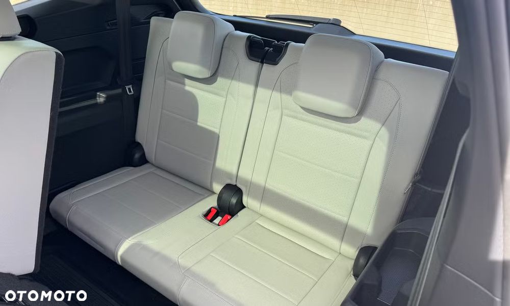 Volkswagen Tiguan - 12