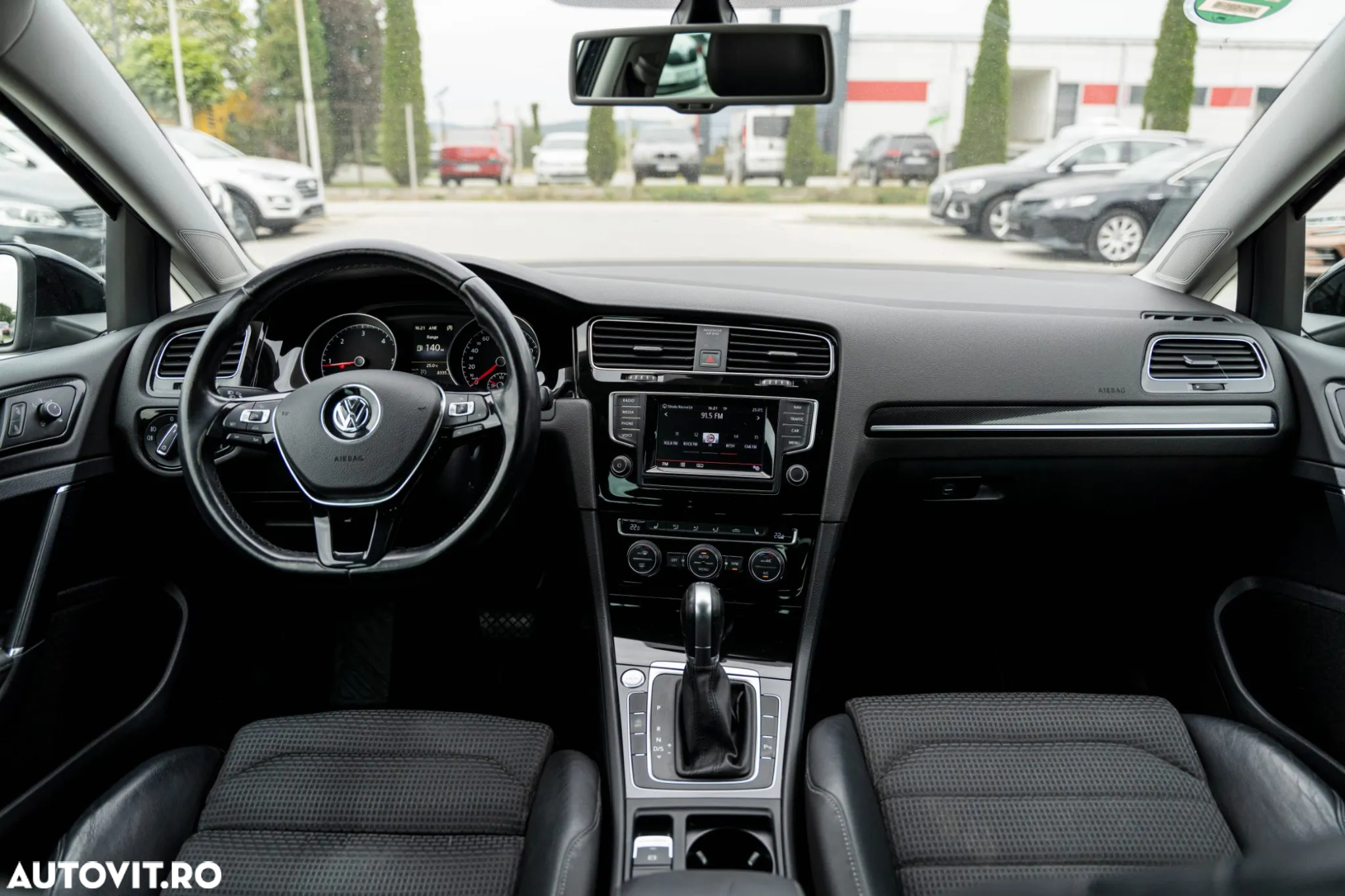 Volkswagen Golf 1.6 TDI DSG BMT Highline - 16