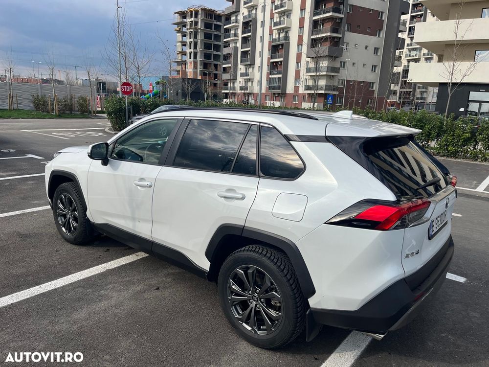 Toyota RAV4 - 6