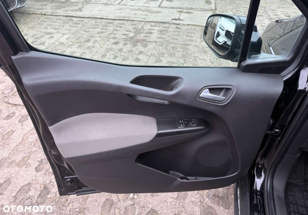 Ford Tourneo Courier - 11