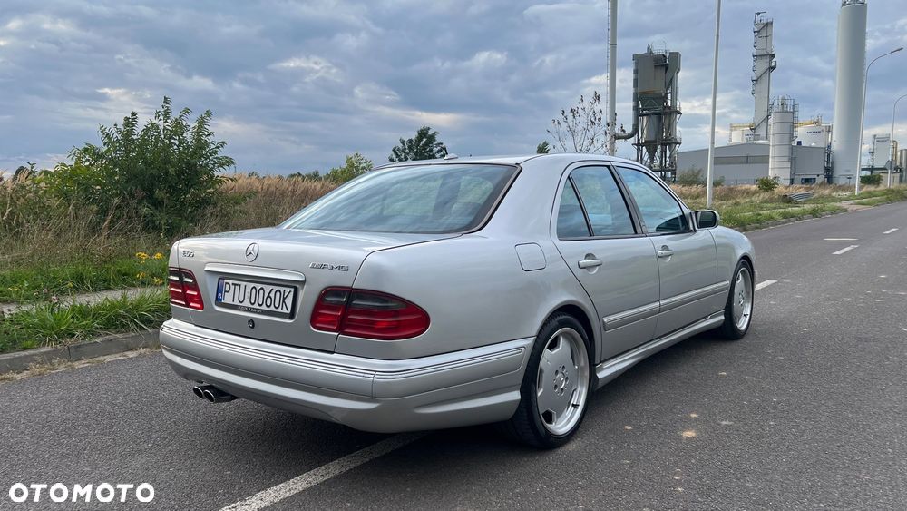 Mercedes-Benz Klasa E 55 AMG - 6