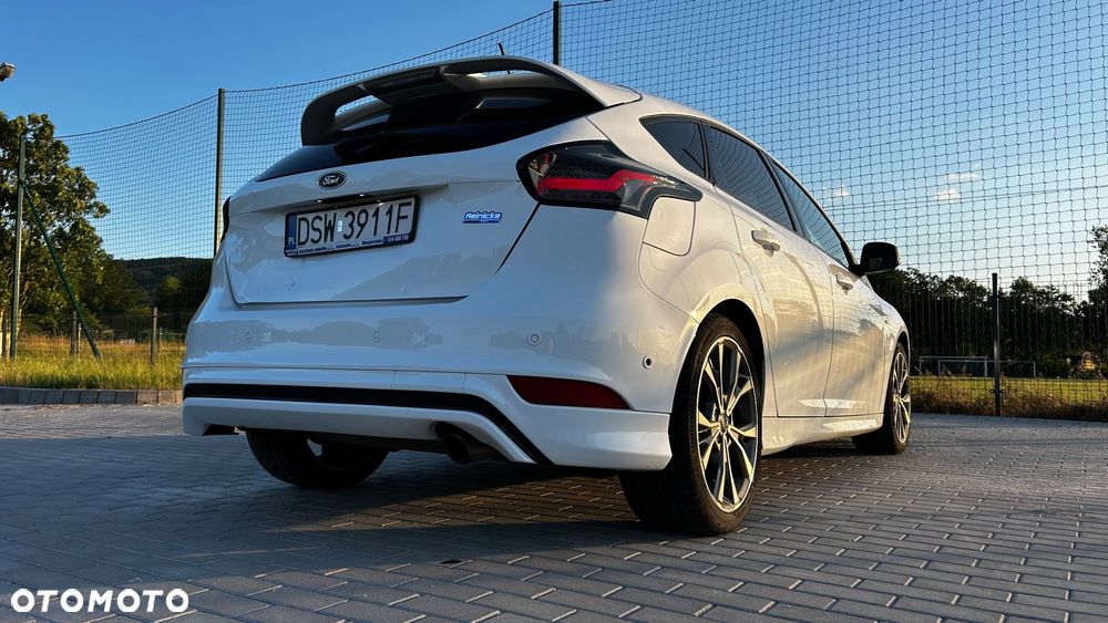 Ford Focus 1.5 EcoBoost ST-Line - 9