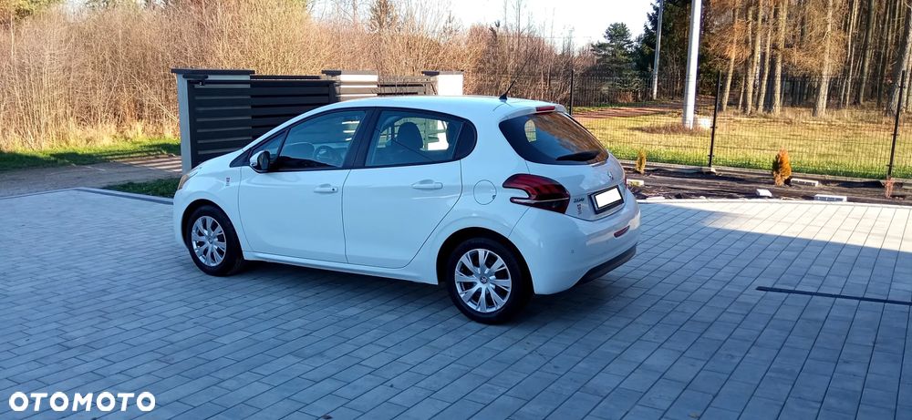 Peugeot 208 - 6