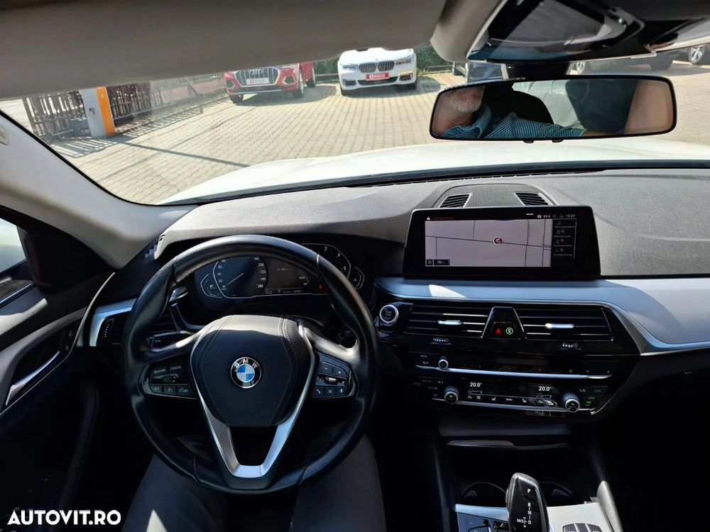 BMW Seria 5 520d Touring Aut. Sport Line - 3