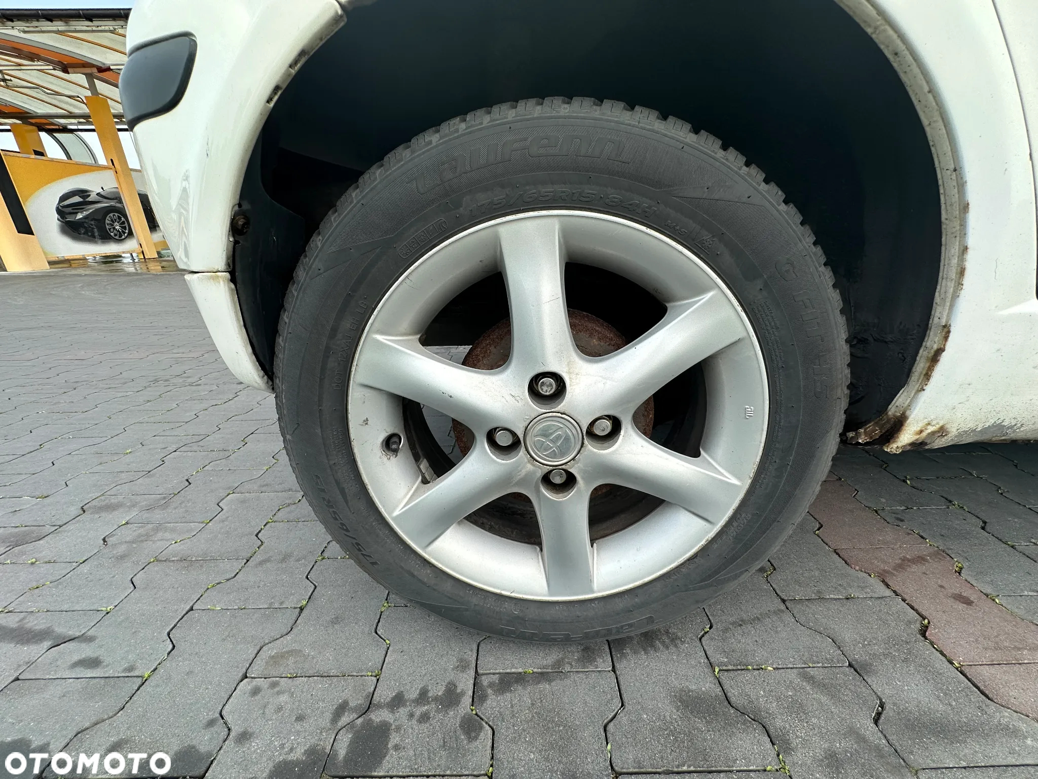 Toyota Yaris - 16