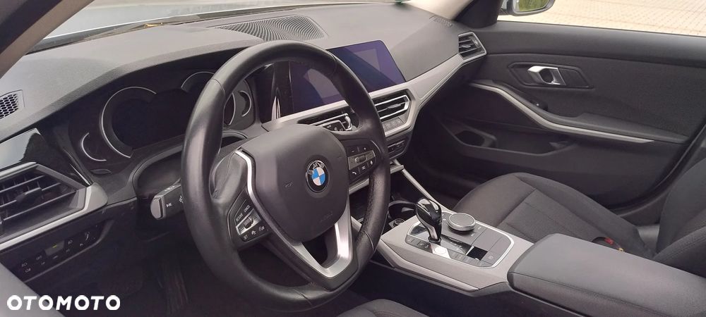 BMW Seria 3 318d - 17