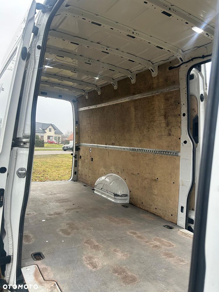 Volkswagen Crafter - 14