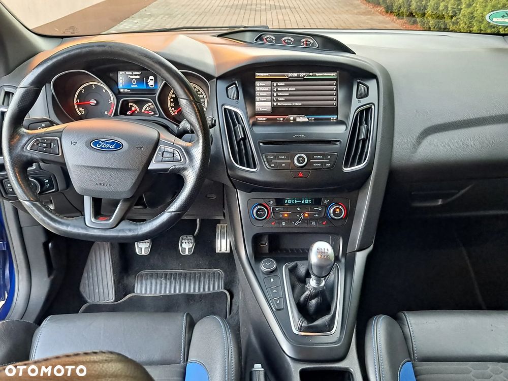 Ford Focus 2.0 TDCi ST - 10