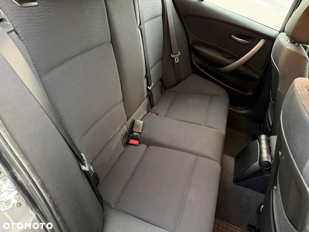 BMW Seria 1 - 29