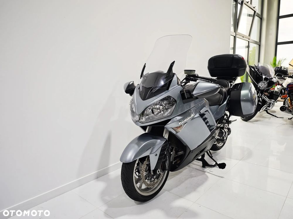 Kawasaki GTR - 13